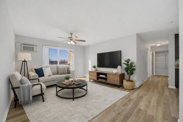 838 Mcintosh Court 205, Prospect Heights, IL 60070