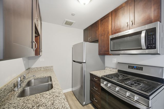 838 Mcintosh Court 205, Prospect Heights, IL 60070