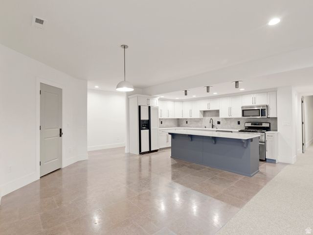 871 N SANDHURST DR, Salt Lake City, UT 84103