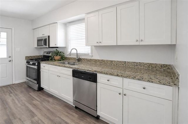 2191 Greystone Way, Decatur, GA 30032
