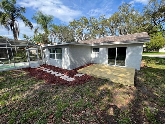 8206 CLOVER HILL LOOP, Hudson, FL 34667