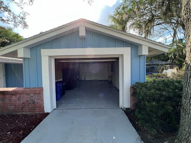 8206 CLOVER HILL LOOP, Hudson, FL 34667