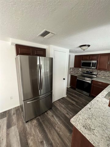 8206 CLOVER HILL LOOP, Hudson, FL 34667