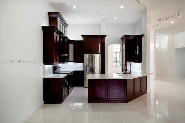 2527 Jardin Drive 2527, Weston, FL 33327