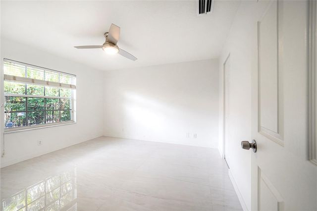 2527 Jardin Drive 2527, Weston, FL 33327