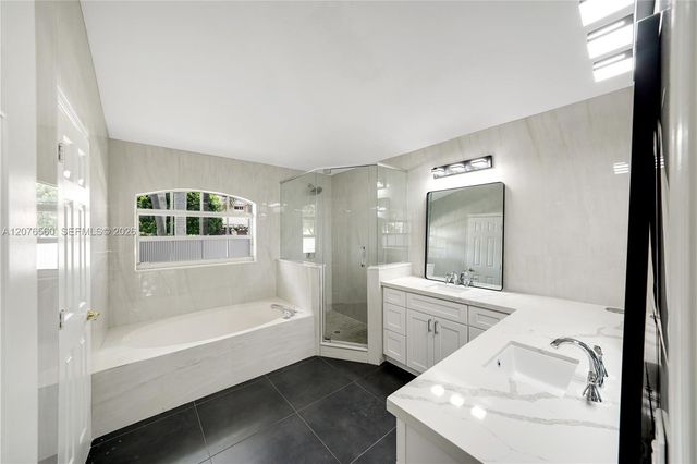 2527 Jardin Drive 2527, Weston, FL 33327