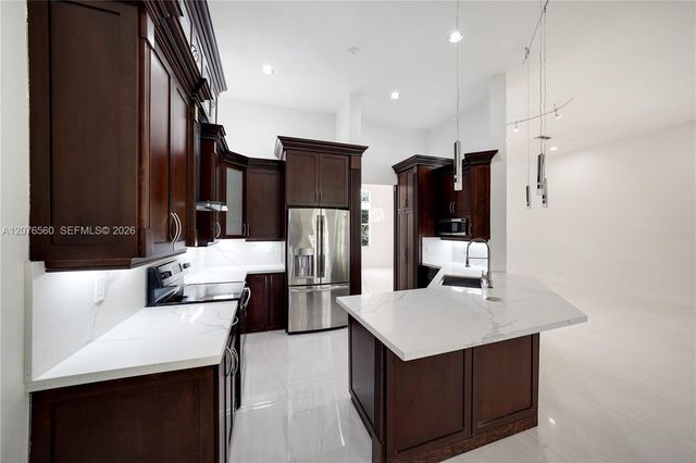 2527 Jardin Drive 2527, Weston, FL 33327