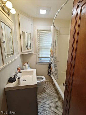 18703 Kewanee Avenue, Cleveland, OH 44119