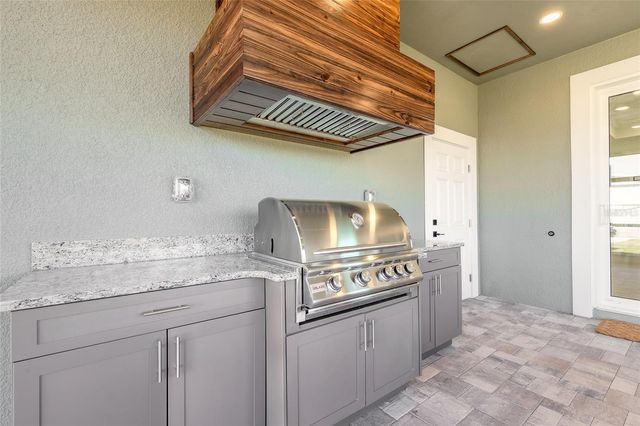 704 SKYLANE CIRCLE, Edgewater, FL 32132