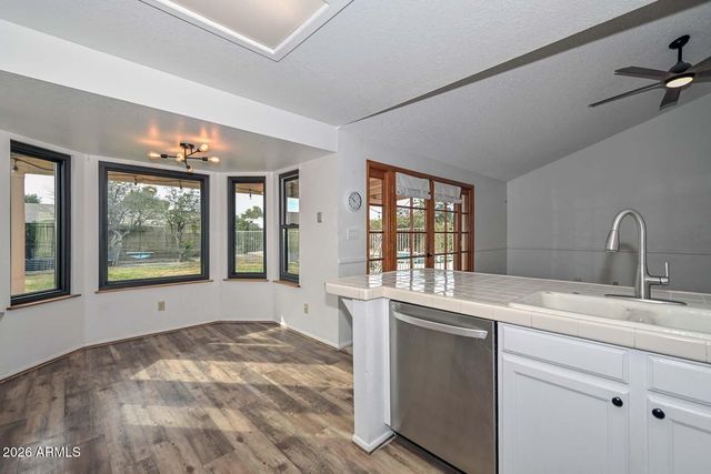 6107 W WINDROSE Drive, Glendale, AZ 85304