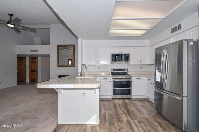 6107 W WINDROSE Drive, Glendale, AZ 85304