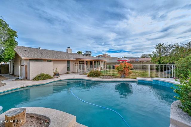 6107 W WINDROSE Drive, Glendale, AZ 85304