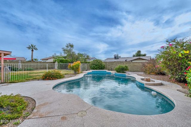6107 W WINDROSE Drive, Glendale, AZ 85304