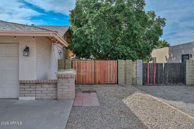 6107 W WINDROSE Drive, Glendale, AZ 85304