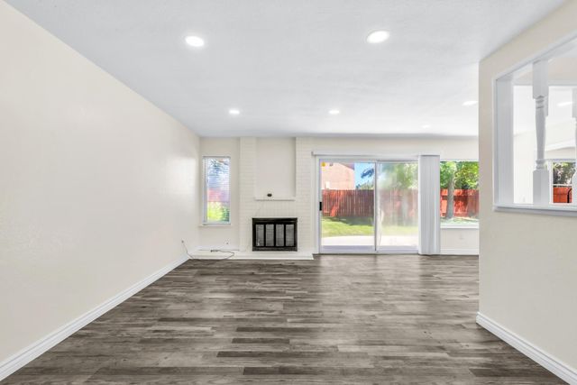 9081 Meadowdale Way, Elk Grove, CA 95624
