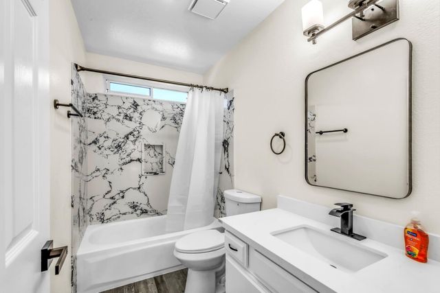9081 Meadowdale Way, Elk Grove, CA 95624