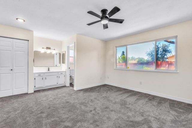 9081 Meadowdale Way, Elk Grove, CA 95624