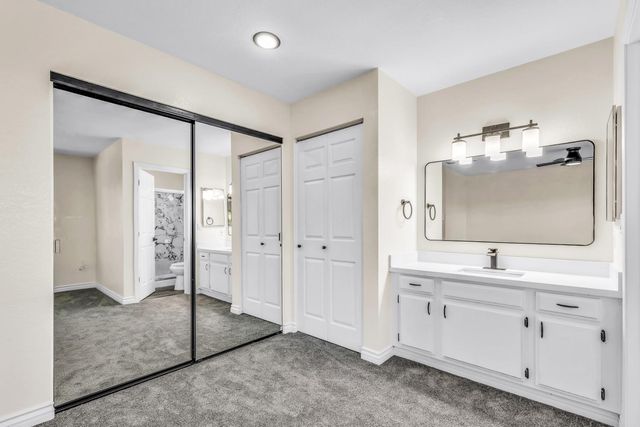 9081 Meadowdale Way, Elk Grove, CA 95624