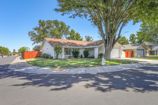 9081 Meadowdale Way, Elk Grove, CA 95624