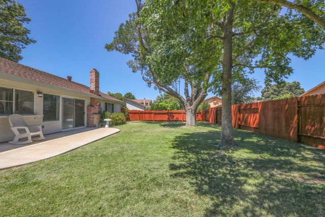 9081 Meadowdale Way, Elk Grove, CA 95624