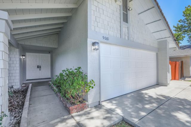 9081 Meadowdale Way, Elk Grove, CA 95624