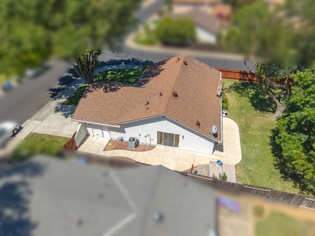 9081 Meadowdale Way, Elk Grove, CA 95624