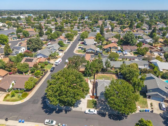 9081 Meadowdale Way, Elk Grove, CA 95624
