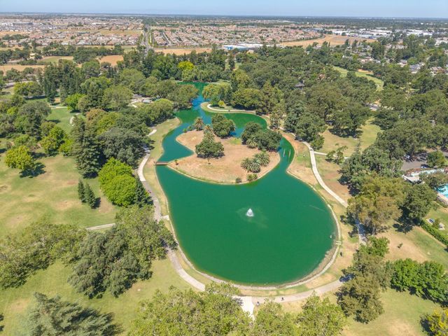 9081 Meadowdale Way, Elk Grove, CA 95624