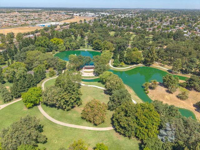 9081 Meadowdale Way, Elk Grove, CA 95624