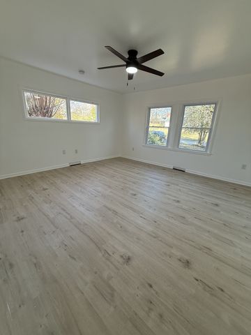 103 Springer Dr, Lawrenceburg, TN 38464