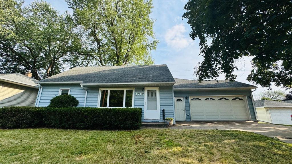 1716 Oakcrest Avenue, Roseville, MN 55113 — exterior