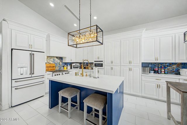 5477 W QUAIL Avenue, Glendale, AZ 85308