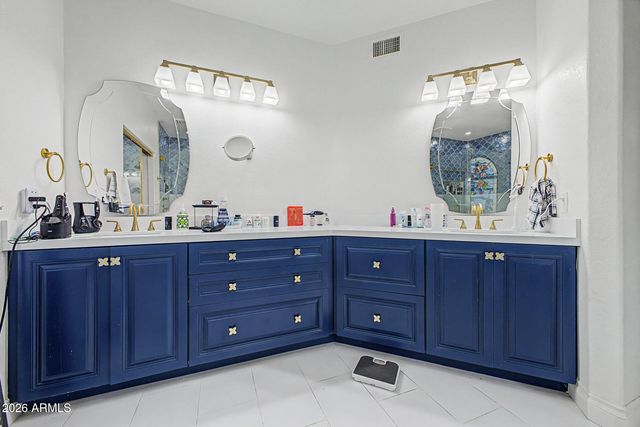 5477 W QUAIL Avenue, Glendale, AZ 85308