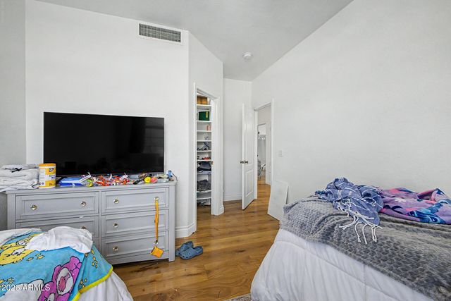 5477 W QUAIL Avenue, Glendale, AZ 85308