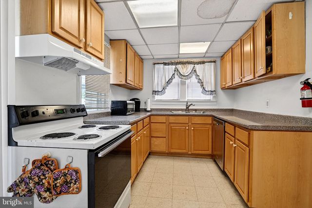 1105 PARKSIDE AVE, Ewing, NJ 08618