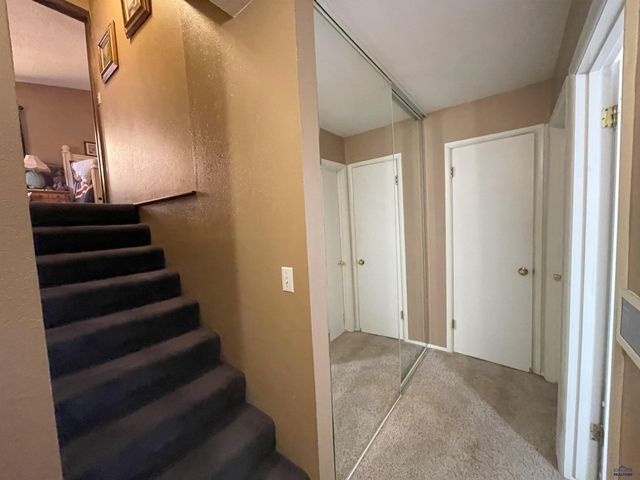 3452 BROOKSIDE DR, Rapid City, SD 57702