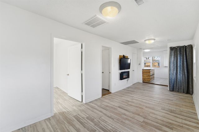 2644 Chicago Avenue, Des Moines, IA 50317