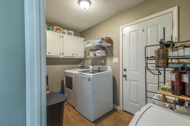 423 Sam Rayburn Dr., Hattiesburg, MS 39402