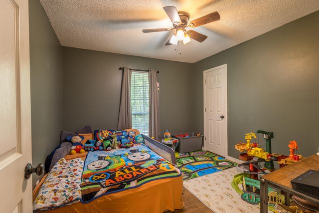 423 Sam Rayburn Dr., Hattiesburg, MS 39402