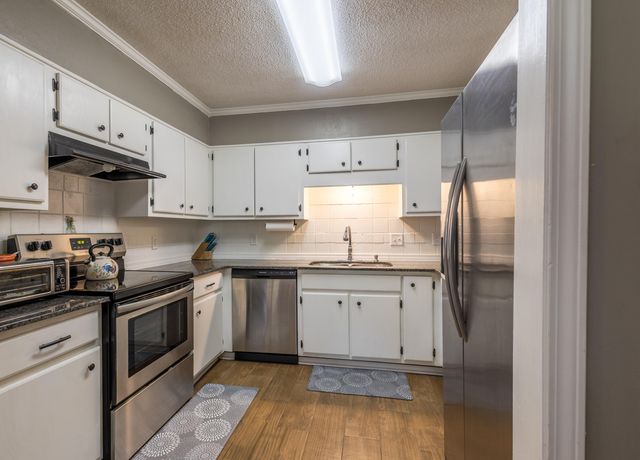 423 Sam Rayburn Dr., Hattiesburg, MS 39402