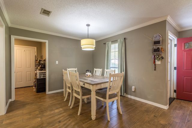 423 Sam Rayburn Dr., Hattiesburg, MS 39402