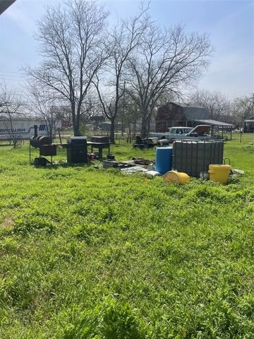 403 S 1st Street, Sanger, TX 76266