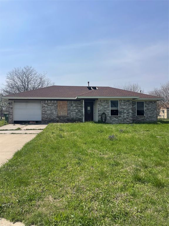 403 S 1st Street, Sanger, TX 76266