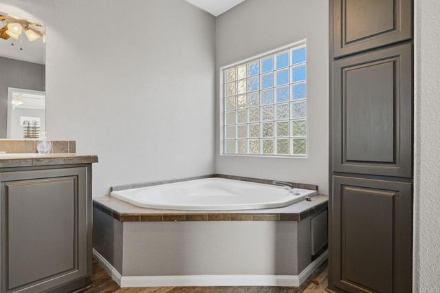 1301 S Hale Avenue SPC 41, Escondido, CA 92029