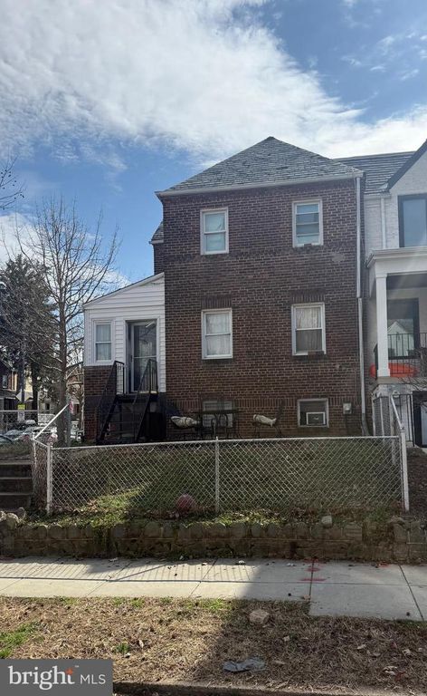 1741 D ST NE, Washington, DC 20002