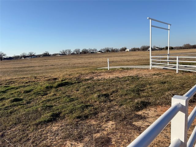 1556 Thoams Road, Springtown, TX 76082
