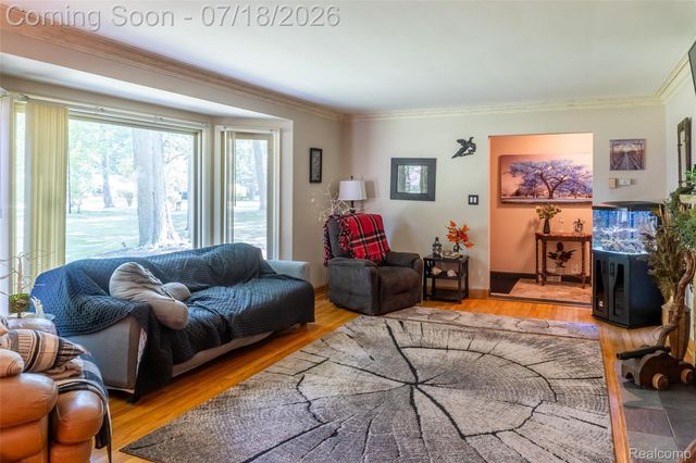 17751 Mayfield Street, Livonia, MI 48152