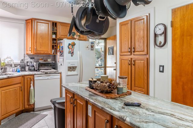 17751 Mayfield Street, Livonia, MI 48152