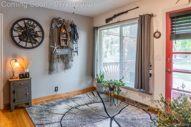 17751 Mayfield Street, Livonia, MI 48152