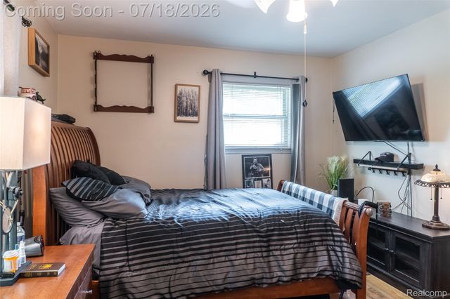 17751 Mayfield Street, Livonia, MI 48152